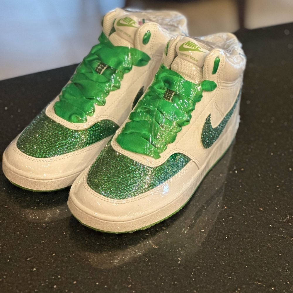 Nike Green Sneakers for Everyday Comfort